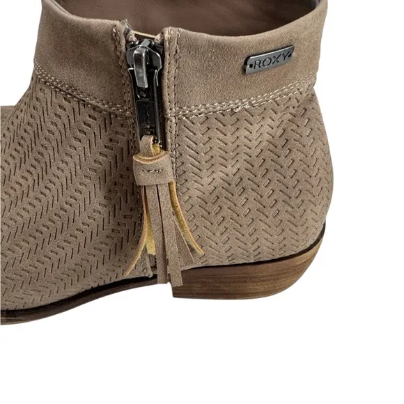 Roxy Brylee Taupe Faux Leather Perforated Ankle Boots Size 9