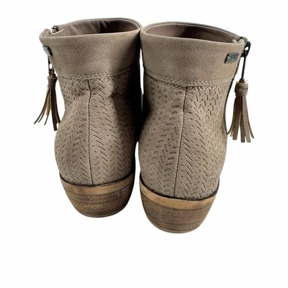 Roxy Brylee Taupe Faux Leather Perforated Ankle Boots Size 9