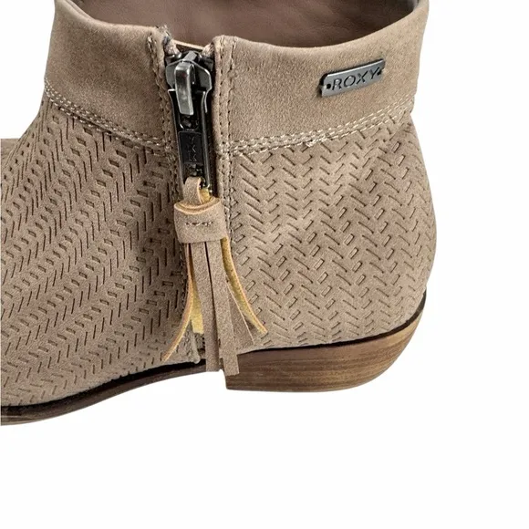 Roxy Brylee Taupe Faux Leather Perforated Ankle Boots Size 9