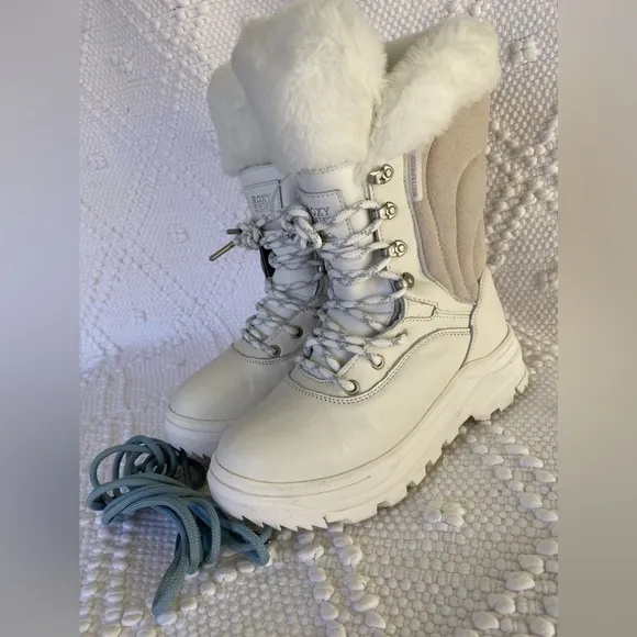 ROXY• “Kaori”•Winter White• Lace up•Leather &amp; Faux Fur•Boots•5.5•NWT!