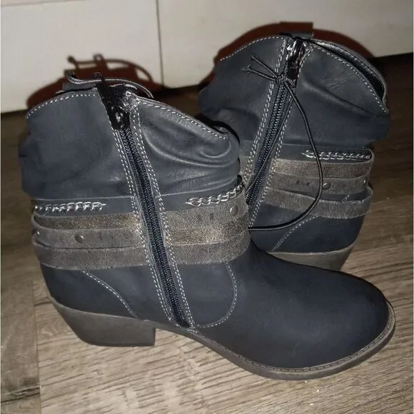 RUSTIC western style ladies boots sz 6