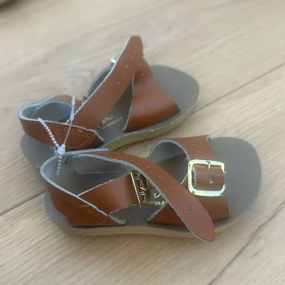 Saltwater hoy brown sandals 5 toddler