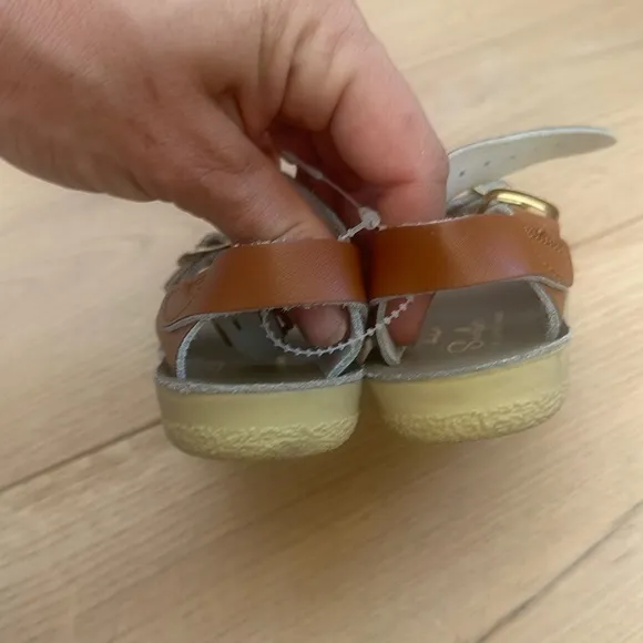 Saltwater hoy brown sandals 5 toddler