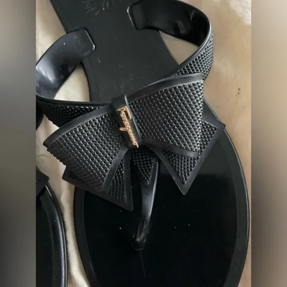 Salvatore Ferragamo “Bali” Bow Sandals - Size 8 - Made in Italy