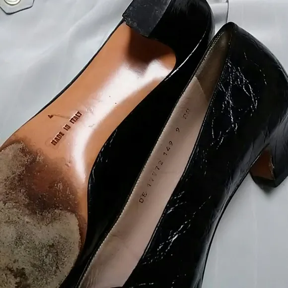 Salvatore Ferragamo Black Leather Low Heel Pumps Size 9AA
