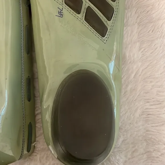 Salvatore Ferragamo Pistachio Green Patten Leather Pointed Toe Bow Loafers