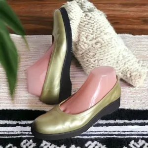 SALVATORE FERRAGOMO METALLIC Gold Genuine Patent Leather Size 9