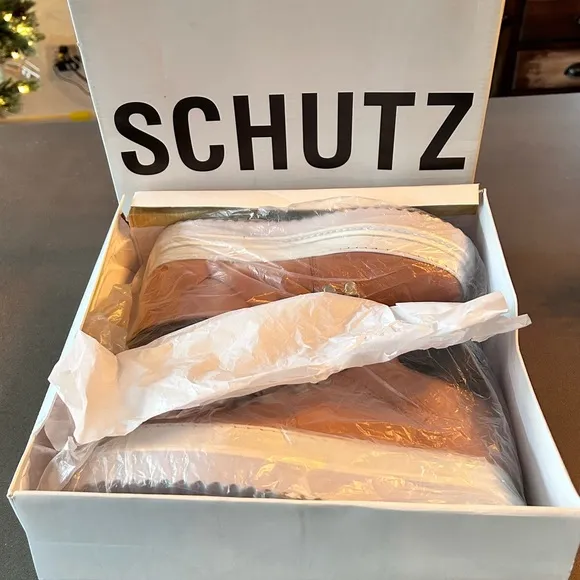 SCHUTZ S-Marula Waterproof Platform LaceUp Leather Boots 8B HoneyBeige/Black NIB