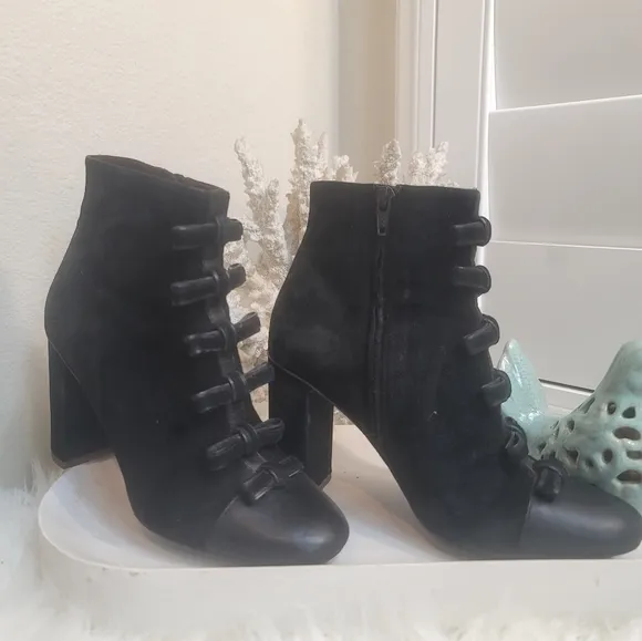 SEE BY CHLOE GISEL LEATHER BOW DETAIL HIGH HEEL ANKLE ROUND TOE BOOTS WO…