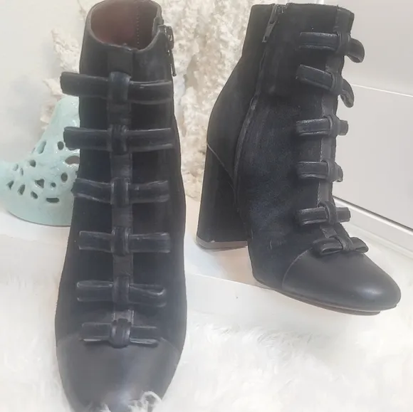 SEE BY CHLOE GISEL LEATHER BOW DETAIL HIGH HEEL ANKLE ROUND TOE BOOTS WO…