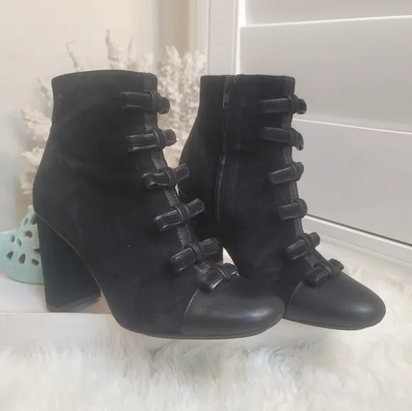 SEE BY CHLOE GISEL LEATHER BOW DETAIL HIGH HEEL ANKLE ROUND TOE BOOTS WO…