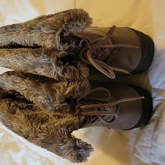 Seven dials women's faux Fur Cuffed Allie Suede gray Boots size 10