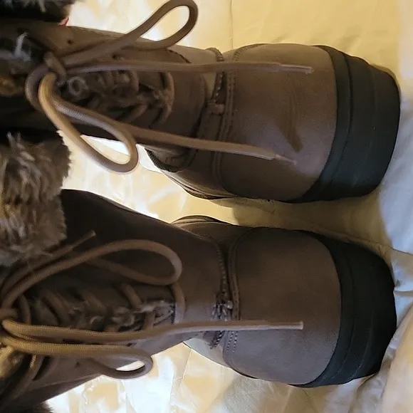 Seven dials women's faux Fur Cuffed Allie Suede gray Boots size 10