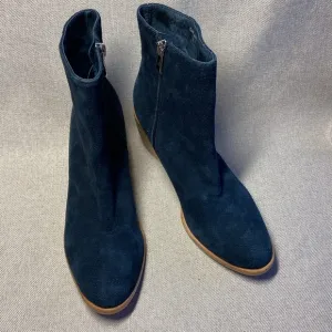Silent D Suede Boots for Women. Size 37 US-6,5. New.