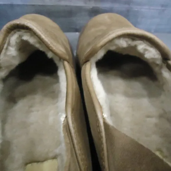 SIZE 10. Ugg Cooke suede slipper loafers shoes.