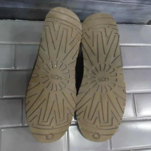 SIZE 10. Ugg Cooke suede slipper loafers shoes.