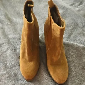 Size 8 Michael Kors Thea Caramel Camel Tan Wedge Suede Bootie Boots