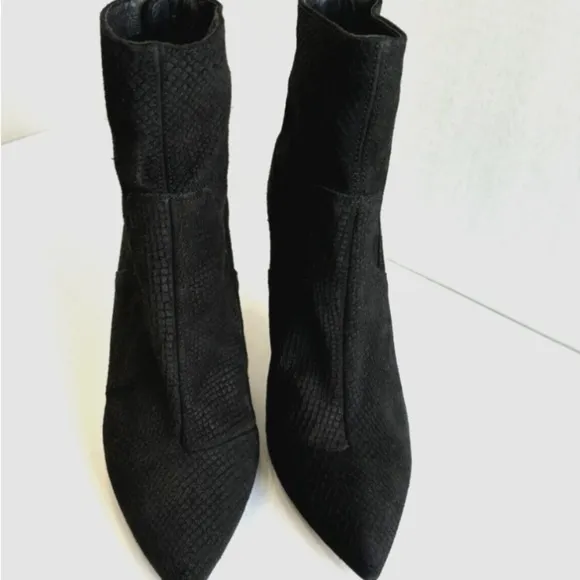 Size 8.5 Free People Willa Women's Ankle Black Suede Leather Snake Skin Booties