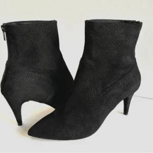 Size 8.5 Free People Willa Women's Ankle Black Suede Leather Snake Skin Booties