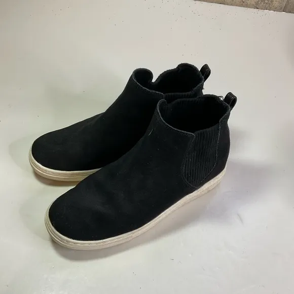 Skechers Goldie Never Tell Hidden Wedge Suede Slip On Boots Size 8.5
