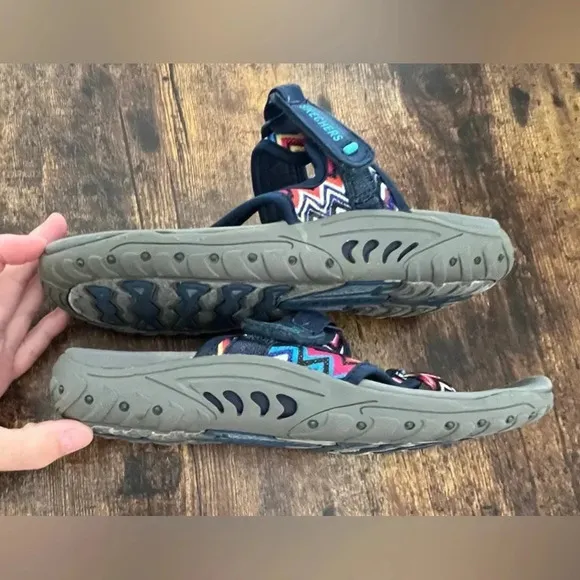 SKECHERS | ladies REGGAE - ZIG SWAG sandals. Size: 8