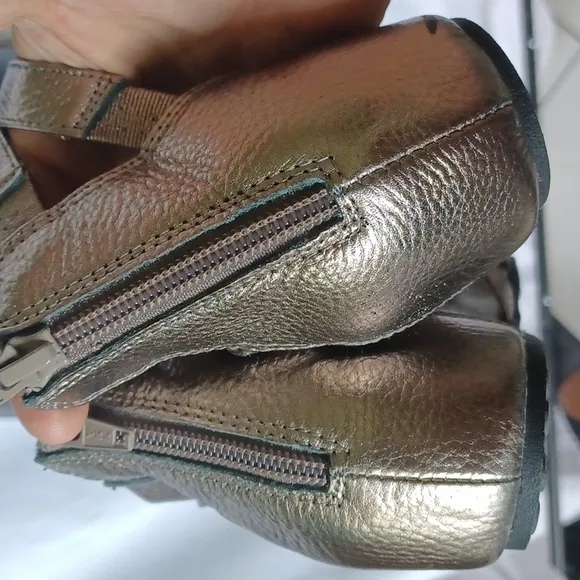 Sofft Silver Sandals/ Wedge Size 7.5 Super comfortable