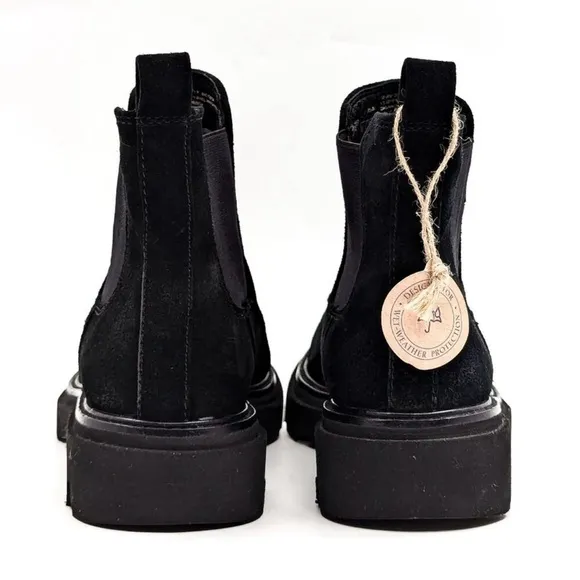 Sofft Women Samira Black Distressed SuedeChelsea Lug Ankle Boots Size 8 NWOB