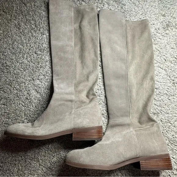 Sole Society Calypso Knee High Suede Gray Boots 10 Riding over the knee pull on