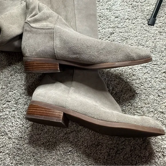 Sole Society Calypso Knee High Suede Gray Boots 10 Riding over the knee pull on