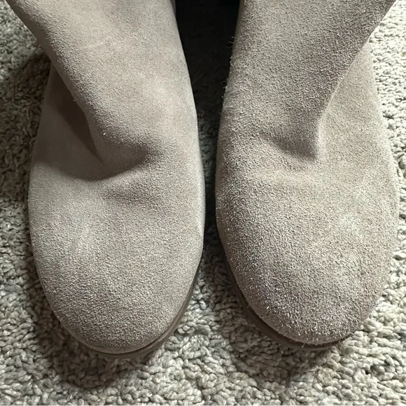 Sole Society Calypso Knee High Suede Gray Boots 10 Riding over the knee pull on