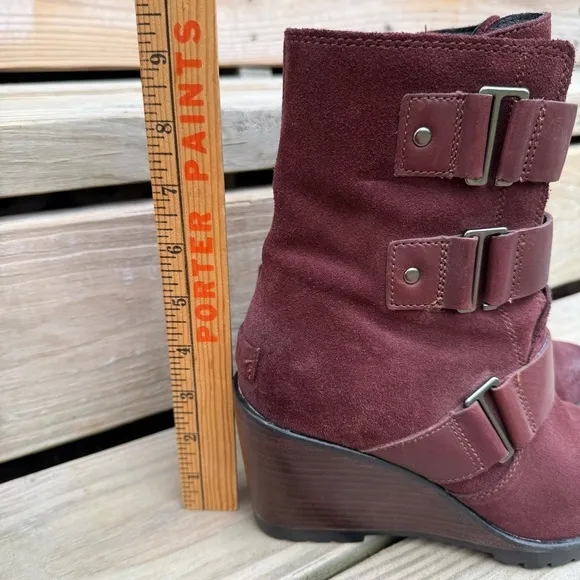 Sorel After Hours Burgundy Leather Boots Wedge Zip Sides Burro Waterproof SZ 7