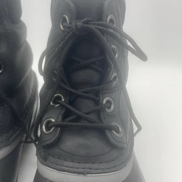 Sorel Cheyenne Youth Snow Boots Lace Up Insulated Waterproof Unisex Sz 3