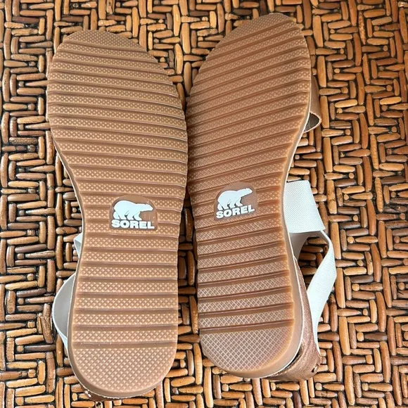 SOREL Ella II sandals in copper in brand new condition - NO BOX