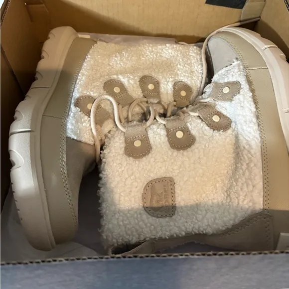 SOREL Explorer II Joan Cozy NIB Size 8 Fall Winter Boots Ancient Fossil Sea Salt