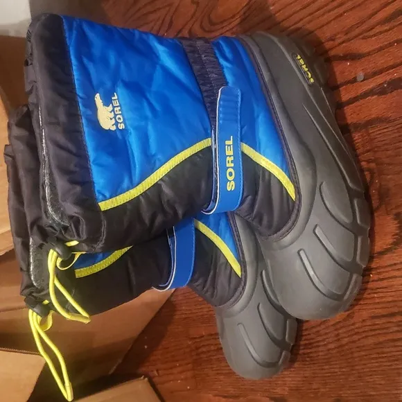Sorel Flurry kids Black blue Waterproof Winter boots size 7 8.5 cy