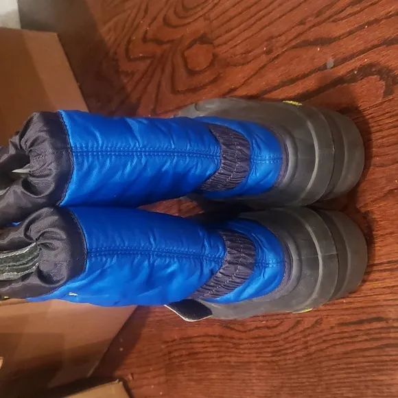 Sorel Flurry kids Black blue Waterproof Winter boots size 7 8.5 cy