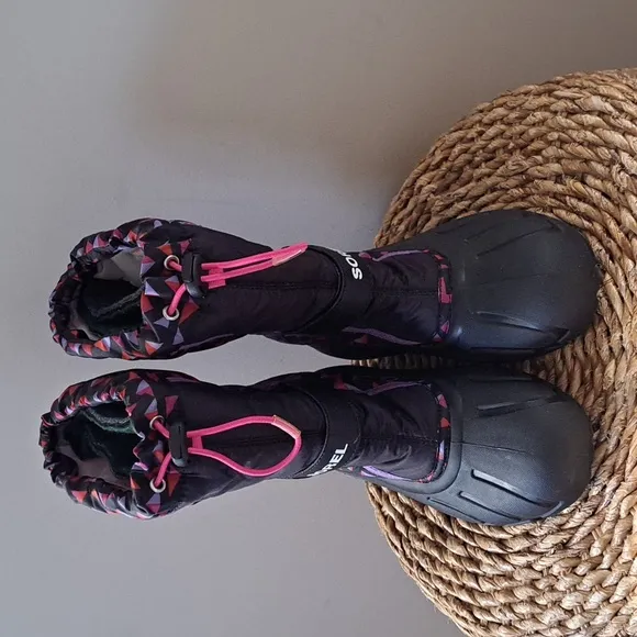 Sorel Girls Flurry Insulated/Waterproof Winter Snow Boot Purple/Black/Orange S-6