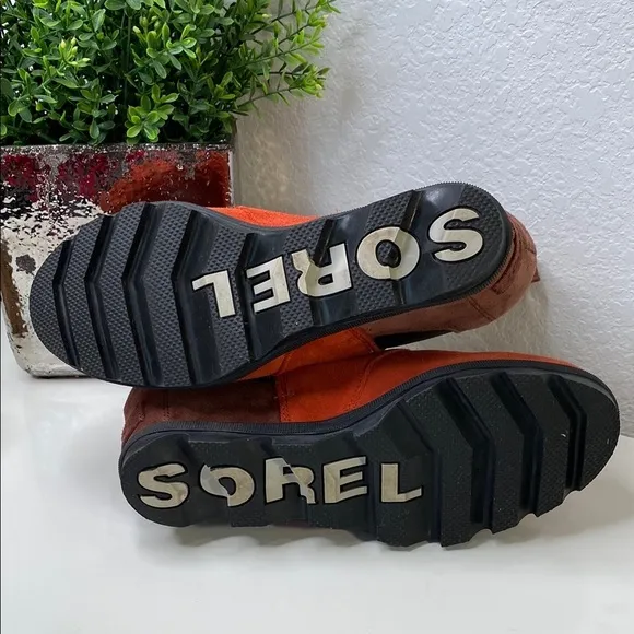 Sorel Joan of Arctic Chelsea II Boot Suede Ankle Boots Rust and Brown Size 9