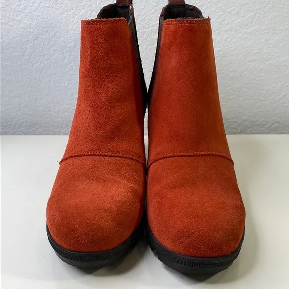 Sorel Joan of Arctic Chelsea II Boot Suede Ankle Boots Rust and Brown Size 9