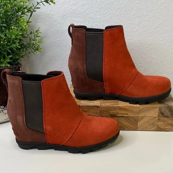 Sorel Joan of Arctic Chelsea II Boot Suede Ankle Boots Rust and Brown Size 9