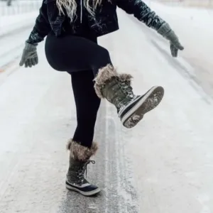 Sorel Joan of Arctic Gray water Proof Snow Boots 8