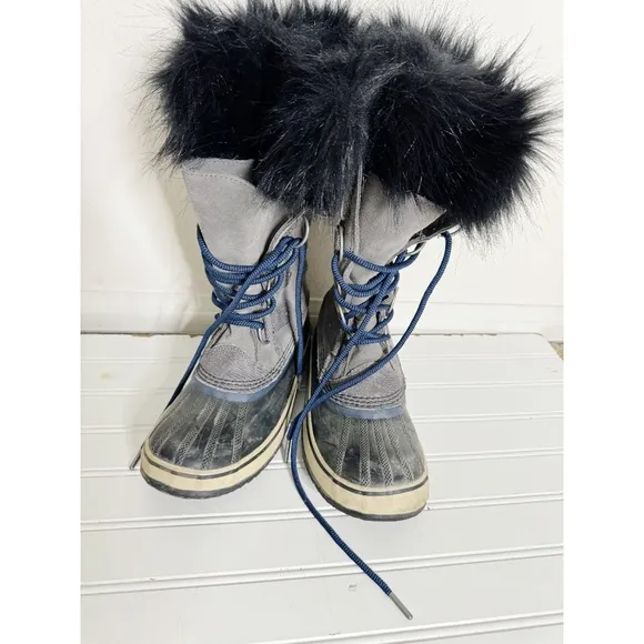 Sorel Joan of Arctic Gray water Proof Snow Boots 8