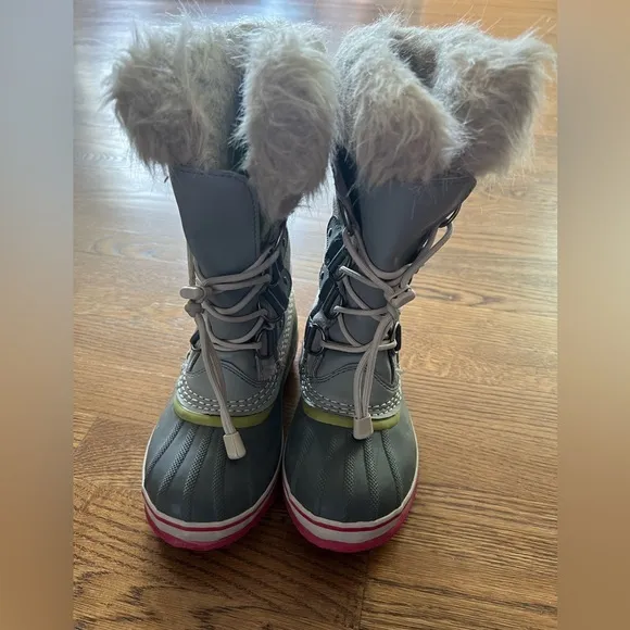 SOREL Joan of Arctic Snow Boots faux fur Waterproof kids Size 2 Pink Grey Green