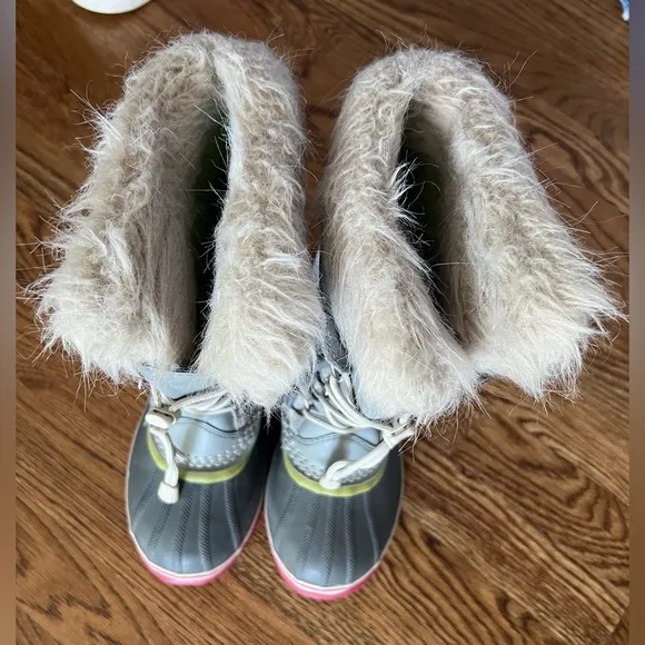 SOREL Joan of Arctic Snow Boots faux fur Waterproof kids Size 2 Pink Grey Green