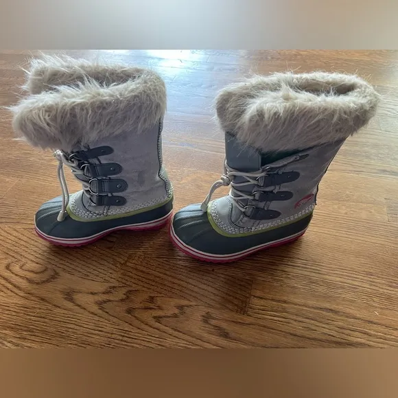 SOREL Joan of Arctic Snow Boots faux fur Waterproof kids Size 2 Pink Grey Green
