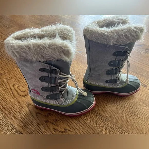 SOREL Joan of Arctic Snow Boots faux fur Waterproof kids Size 2 Pink Grey Green