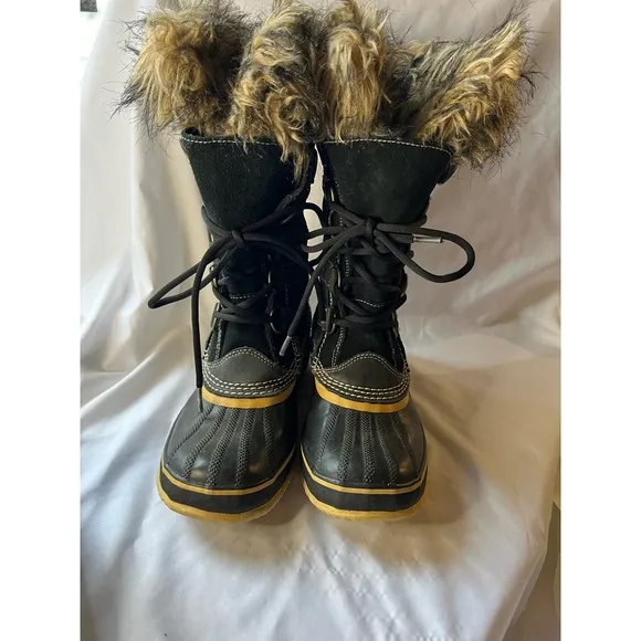 Sorel, Joan of Arctic, Women’s‎ Snow Boots. Black leather and faux fur. Size 7