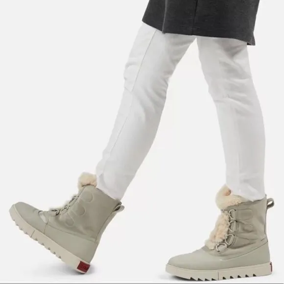 Sorel Joan Of Arctic Lite Boots size 11Brand new never worn before! New