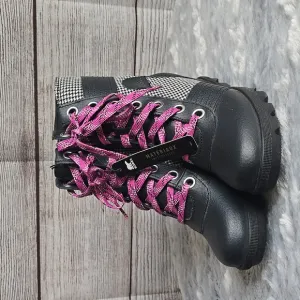 Sorel Lexie Wedgie Black/White Waterproof Winter Boots, Little Girls Size 1, NWT