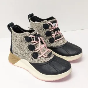 Sorel Out N About Classic Waterproof Boots, Black/Chalk, Big Kids 4